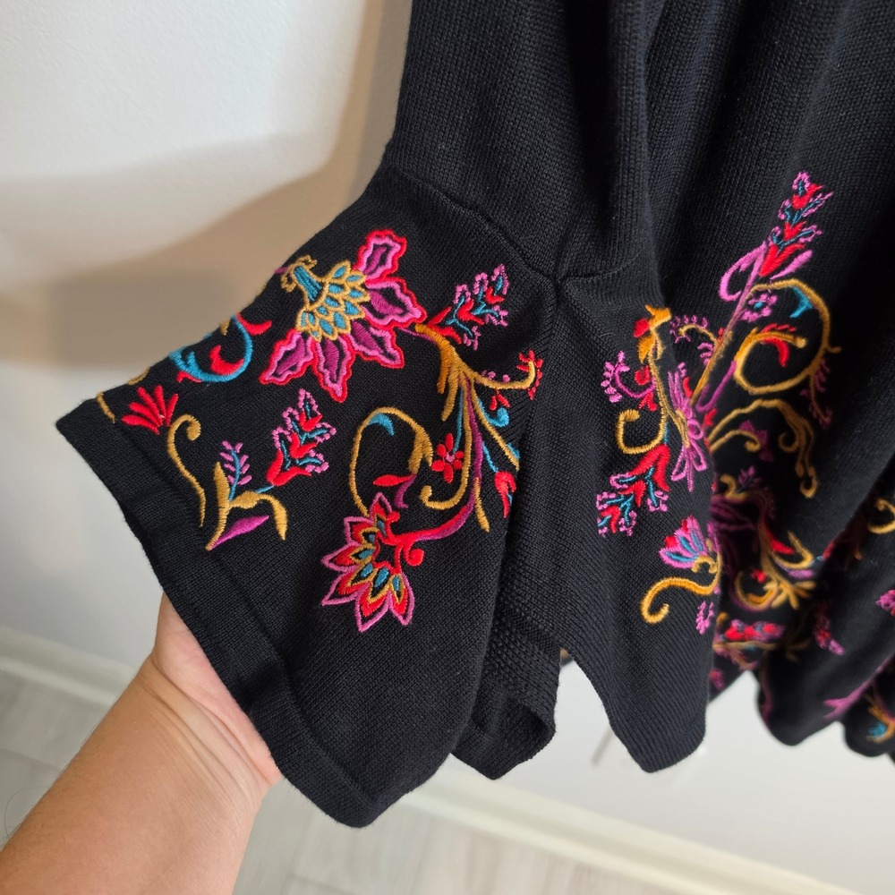 Chico's Embroidered Floral Cardigan Womens 1 (M) Bell Sleeve - Picture 4 of 6